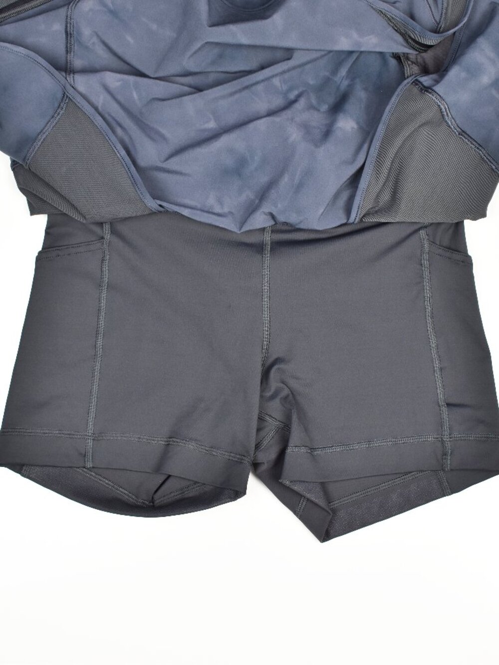 Lululemon Hotty Hot High-Rise Skirt in Diamond Dye Pitch Grey - 6 - Picture 6 of 7